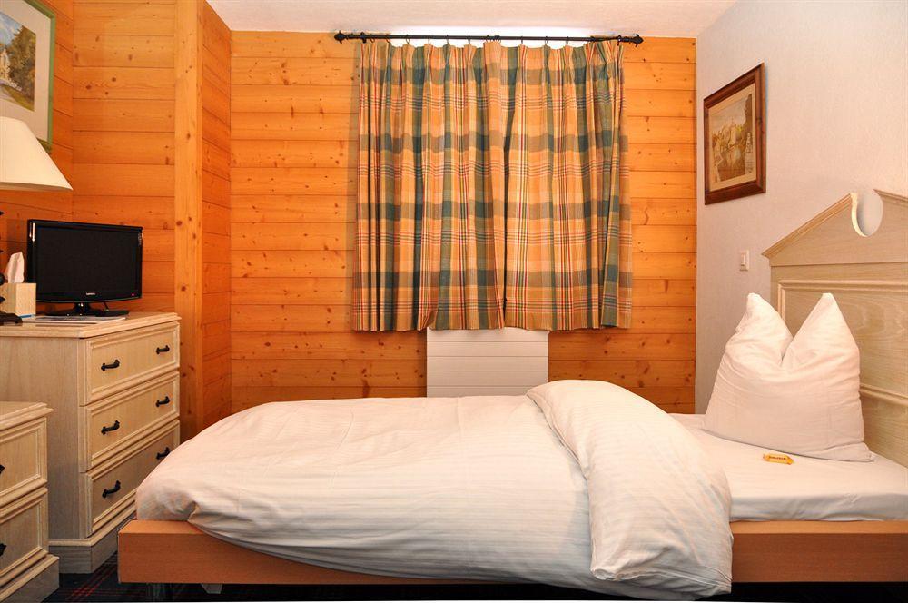 Hotel De La Paix Champery Bagian luar foto
