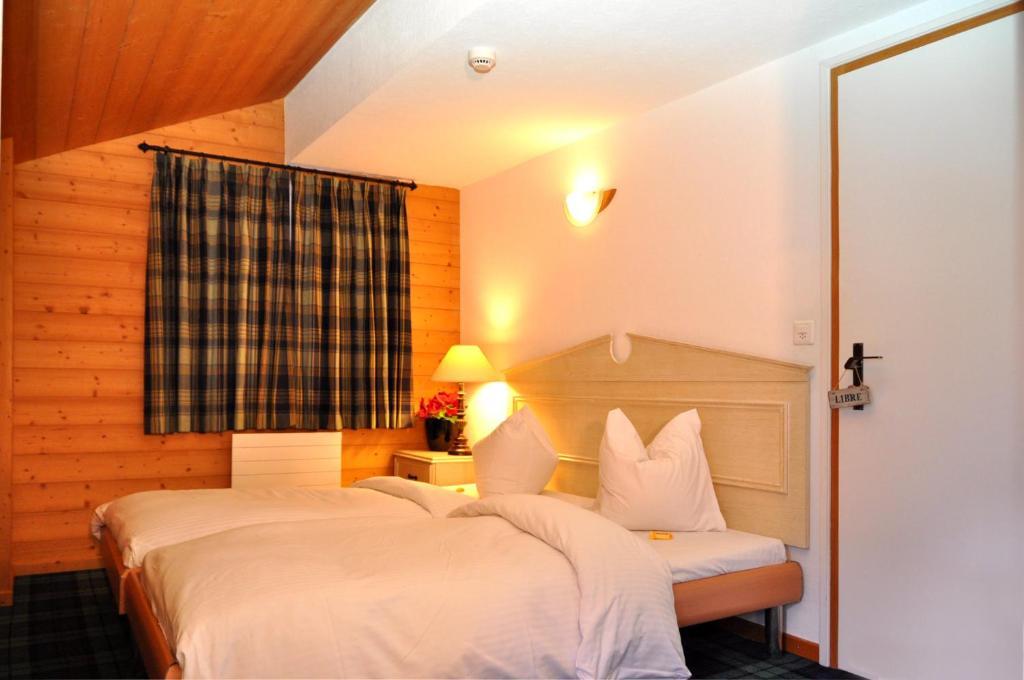 Hotel De La Paix Champery Ruang foto