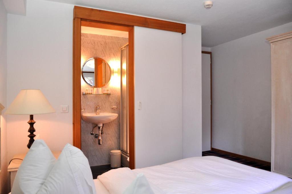 Hotel De La Paix Champery Ruang foto