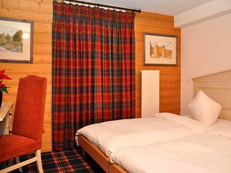 Hotel De La Paix Champery Bagian luar foto